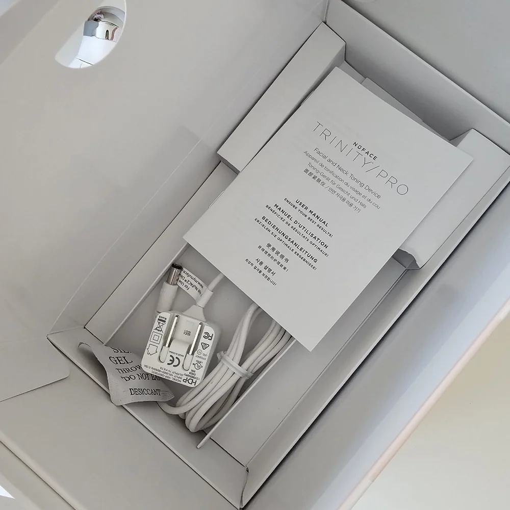 NUFACE Bundle Trinity + ELE Attachment - Picture 3 of 8